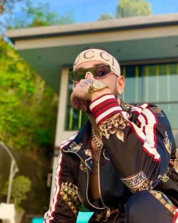 The headband Gucci worn by SCH on his account Instagram @sch