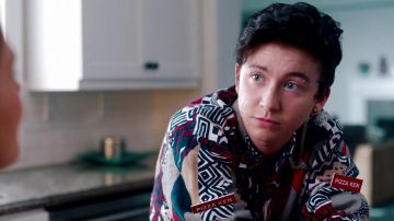 The printed shirt of Pizza Ken (Miles McKenna) in Good Girls Get High