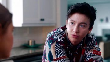 The earring smiley Pizza Ken (Miles McKenna) in Good Girls Get High