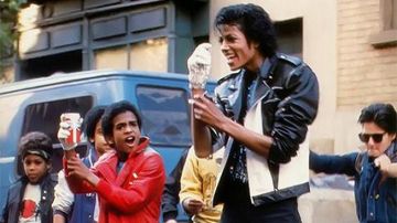 En noir et blanc Veste en Cuir portée par Michael Jackson dans Pepsi Generation de la publicité vidéo