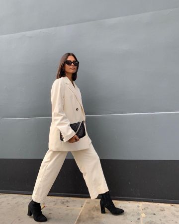 Botín Calcetín Tacón usado por Emelie Hollow en la cuenta de Instagram @emitaz Londres, Reino Unido 26 de septiembre de 2019