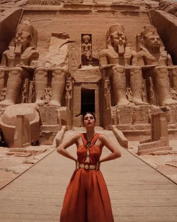 Asos vestito lungo un trapezio usado por Nima Benati en la cuenta de Instagram @nimabenati, Egipto, 01 de junio de 2019