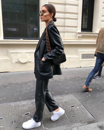 Chaqueta de cuero usada por Alicia Roddy en la cuenta de Instagram @lissyroddyy