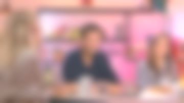 The printed shirt worn by Marie Perarnau in The house of the mother