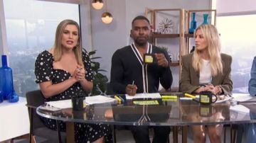 Lovers + Friends Dennis Midi Vestido usado por Carissa Loethen en E! Noticias octubre 10, 2019