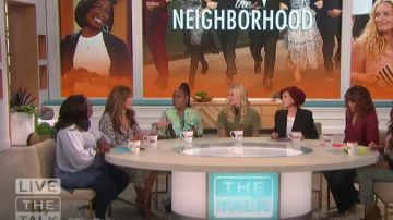 A. L. C. Bryn Ceinture A-Ligne de Robe portée par Beth Behrs sur Le Talk 9 octobre 2019