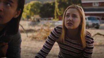 Madewell Elsie stripe button sleeve Tee worn by Violet Simmons (Haley Ramm) in Light as a Feather Season 2 Episode 16
