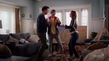 Veja Esplar Logo Leather sneakers worn by Angie D'Amato (Leighton Meester) in Single Parents Season 2 Episode 3