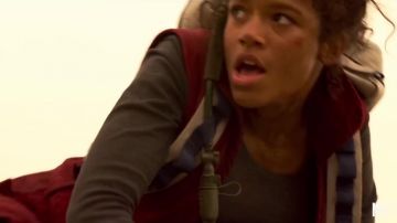 Grey long sleeve t-shirt worn by Judy Robinson (Taylor Russell) in Lost in Space (S02)