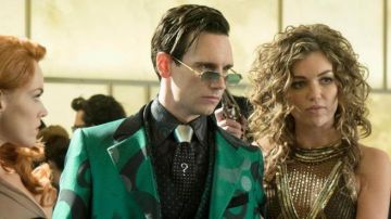 Vert Verres portés par Edward Nygma (Cory Michael Smith) dans Gotham (S05E12)