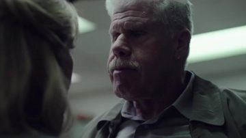 Windbreaker trench coat worn by (Ron Perlman) in Reprisal (S01)