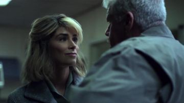 Long pea coat worn by Doris Dearie (Abigail Spencer) in Reprisal (S01)