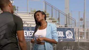 Rag & Bone Lucy Blazer porté par Rochelle Mosley (Kayla Smith) dans Tous les Américains Saison 2 Épisode 1