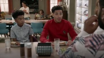 Crewcuts Vélo Bloc Short Sleeve Button Down Shirt porté par Jack Johnson (Miles Brun), en black-ish Saison 6 Épisode 3