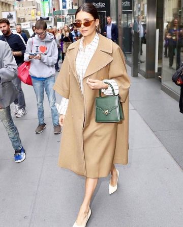 Ratio Et Motus Dame en Cuir Fourre-tout porté par Nina Dobrev, la Ville de New York, le 7 octobre 2019