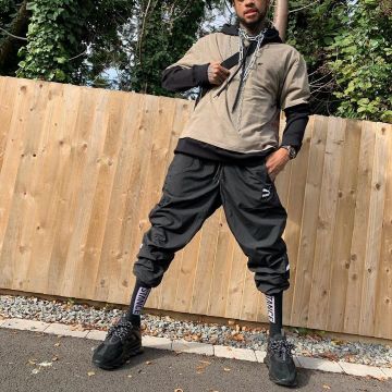 Sneakers black Versace worn by Scarlxrd on his account Instagram @scarlxrd