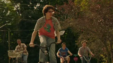 Short Sleeved Patterned Shirt worn by Richie Tozier (Finn Wolfhard) in It Chapter Two