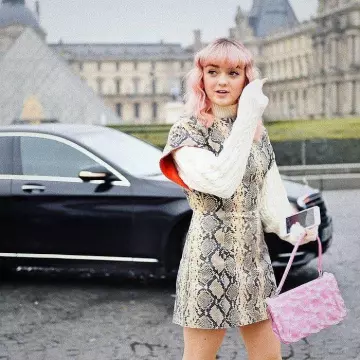 La robe serpent portée par Maisie Williams sur Instagram @maisie_williams