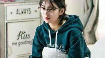 Le sweatshirt de Nam Hong-Joo (Suzy Bae) dans While You Were Sleeping (DramaK)