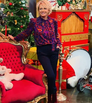 Los pantalones azul marino de Sophie Davant en la cuenta de Instagram de @sophie_davant