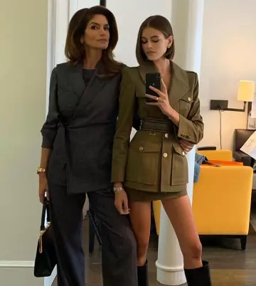 Veste militaire vert kaki de Kaia Jordan Gerber sur le compte Instagram de @kaiagerber