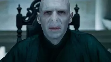 El traje usado por Lord Voldemort (Ralph Fiennes) en Harry Potter y las Reliquias de la Muerte - Parte 2