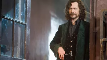 El traje de abrigo verde a rayas usado por Sirius Black (Gary Oldman) en la película Harry Potter y la Orden del Fénix