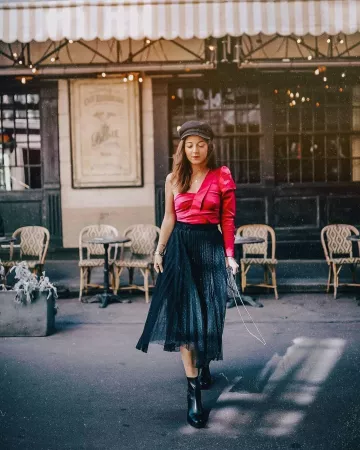 La jupe plissée de elodieinparis sur le compte Instagram de @elodieinparis