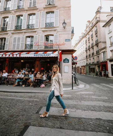 La veste de tailleur de Pauline Gandolfini sur le compte Instagram de @blondiiebaby