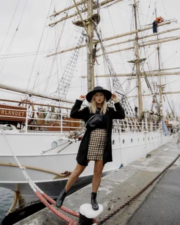 The plaid skirt by Floriane L account on the Instagram of @floriane_lt