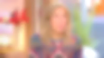 Le pull col rond en jacquard de Agathe Lecaron dans La maison des maternelles le 14.10.2019