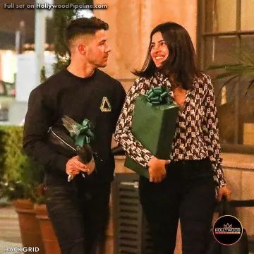 Palace Split P3 Crew Black worn by Nick Jonas Beverly Hills October 9, 2019