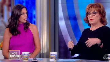 Scoop Hammered Satin Halter Neck Top usado por Abby Huntsman en The View octubre 11, 2019