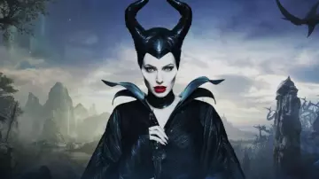 La réplique de la robe noire de Maleficent (Angelina Jolie) dans Maléfique