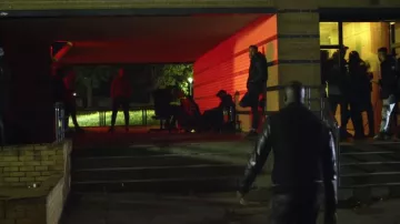 La veste en cuir noir bi-matière portée par Kery James dans Kery James feat. Lacrim - Tuer un homme [Clip Officiel]