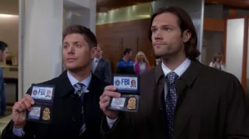 Le badge FBI de Sam Winchester (Jared Padalecki) dans Supernatural