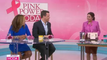 Veronica beard nicky pink tie neck houndstooth jacquard silk top usado por Bobbie Thomas en Today octubre 12, 2019