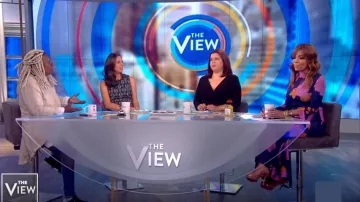 Vestido de jersey elástico con estampado floral Dodo bar o brigitte usado por Sunny Hostin en The View 11 de octubre de 2019
