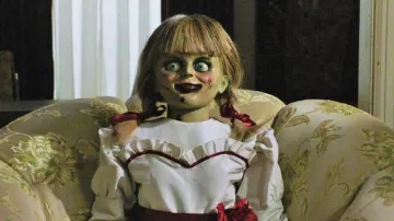La robe de la poupée dans Annabelle