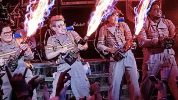 El atuendo de los cazadores de fantasmas en S.O.S. Fantômes