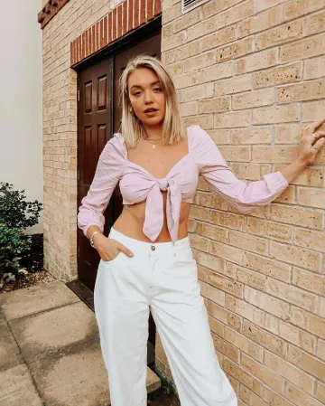 Light Purple Crop Top of Lauren on the Instagram account @laaurenlouisee