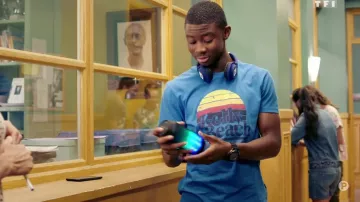 T-shirt printed range covered by Souleymane (Dembo Camilo) in Tomorrow belongs to us (S01E566)