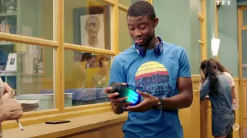 T-shirt printed range covered by Souleymane (Dembo Camilo) in Tomorrow belongs to us (S01E566)