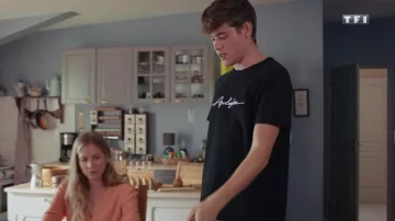 Black T-shirt, "Apologize" worn by Jules Corkas (Xavier Widhoff) in Tomorrow belongs to us (S01E573)