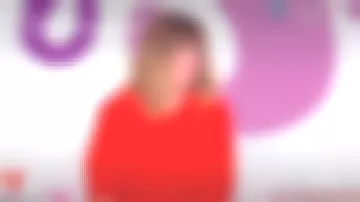 The big sweater tangerine Daphne Bürki in I love you etc...the 15.10.2019