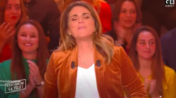 The velvet jacket caramel Valerie Benaim in It is that of the tv !the 15.10.2019