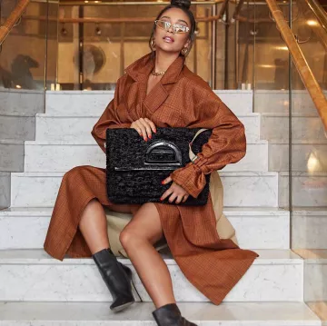 The black boots with stiletto heels worn by Shay Mitchell on the account Instagram of @shaymitchell 