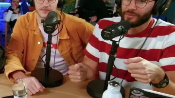 Camiseta a rayas rojas y blancas de Cyprien en Los peores objetos vendidos por youtubers