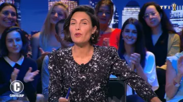 El vestido negro estampado de Alessandra Sublet en C'est Canteloup