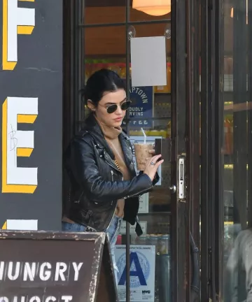 Garrett Leight wilson lunettes de soleil portées par Lucy Hale la Ville de New York, le 12 octobre 2019